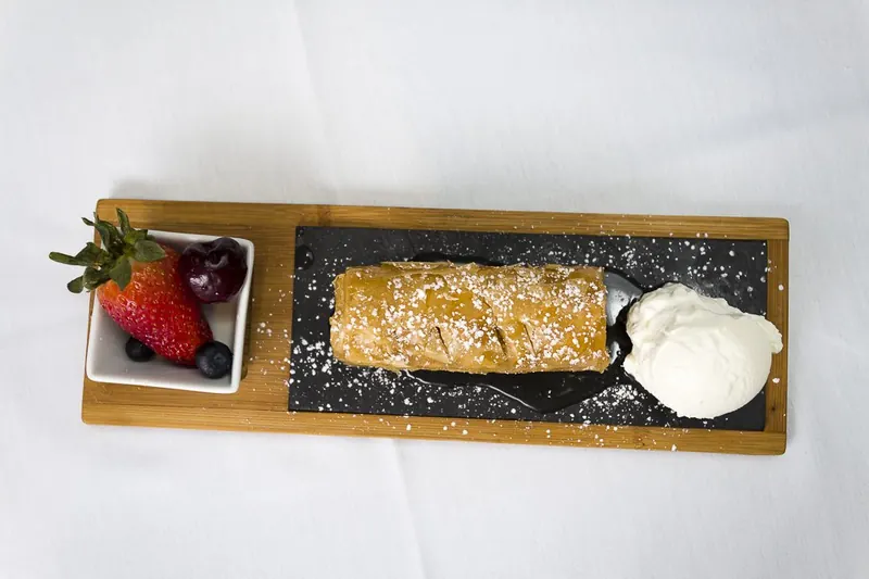 Plat grec du Restaurant Petros Lachine — photo 4
