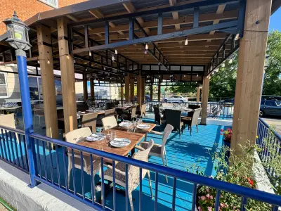 Terrasse du Restaurant Petros Lachine — photo 6