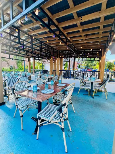Terrasse du Restaurant Petros Lachine — photo 8